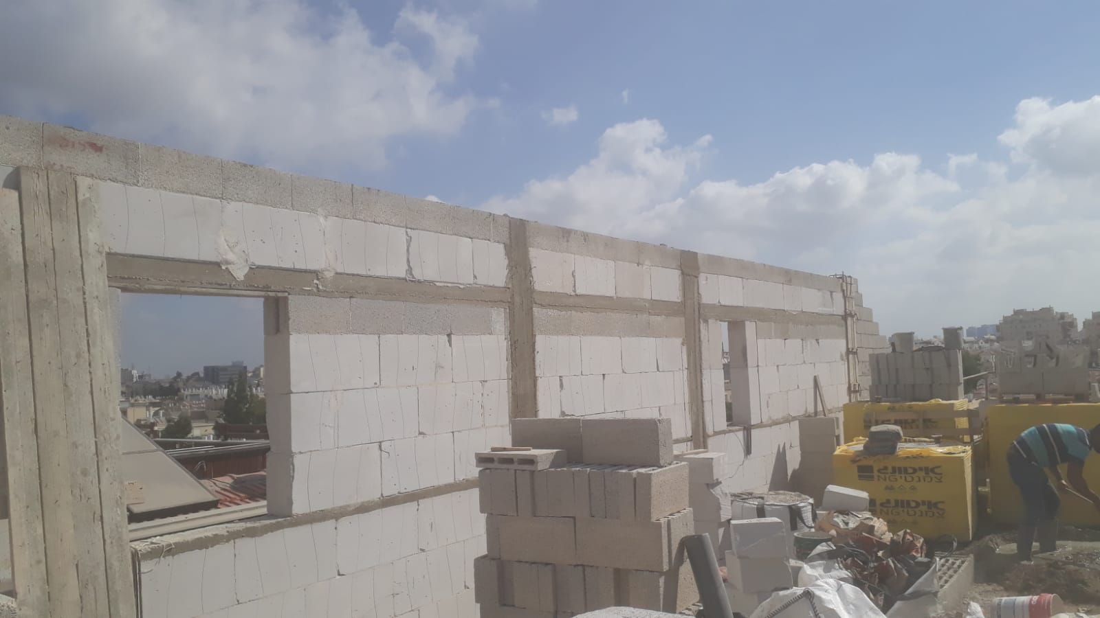 פיקוח על מערכות חשמל ואינסטלציה