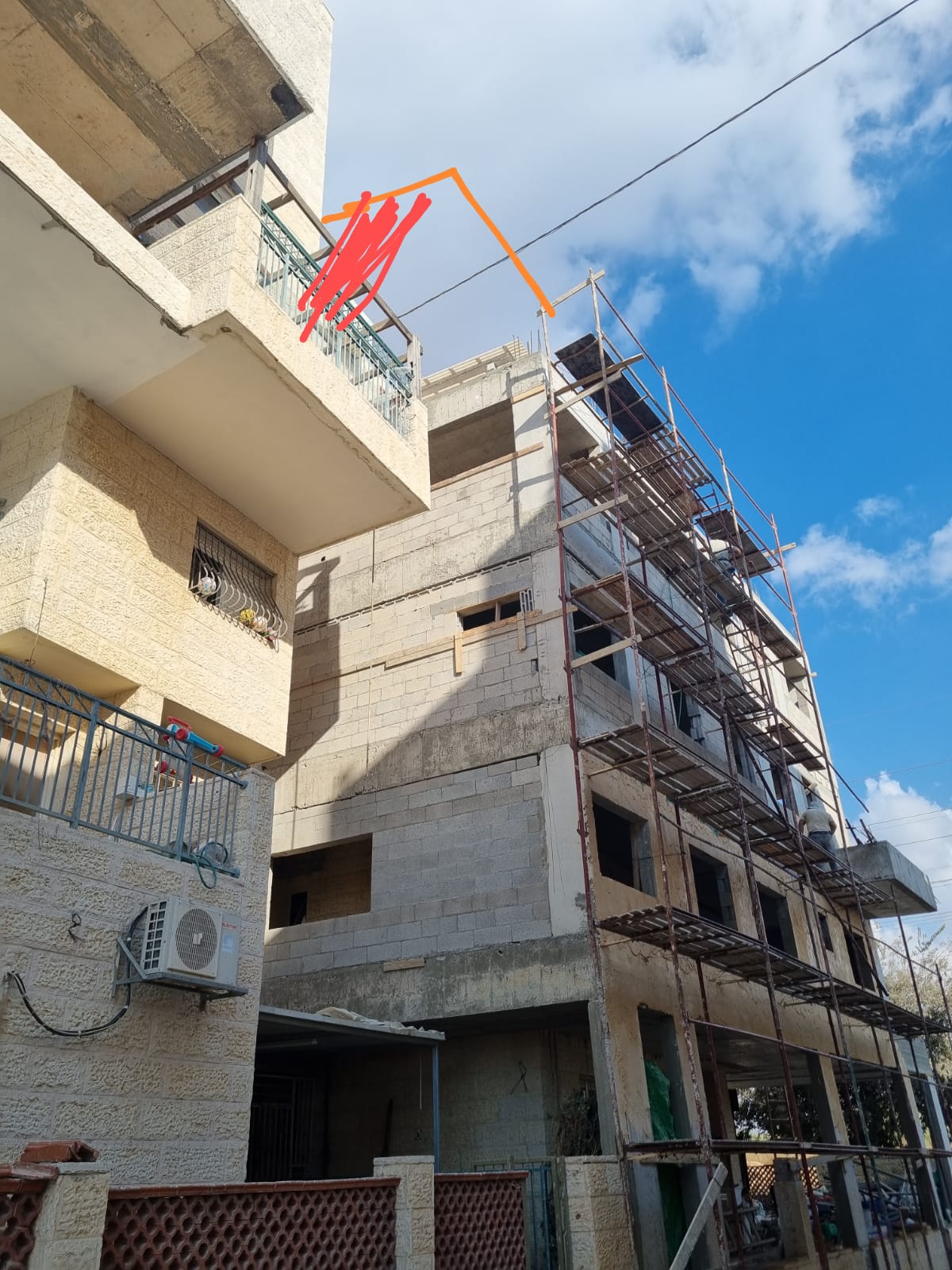 תוספת אגף ושתי קומות לבניין באלעד